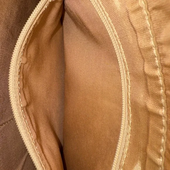 Very Clean Vintage Burberry Red Haymarket Bag - Picture 3 of 8